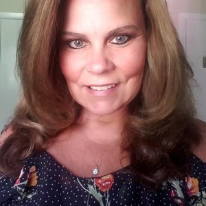 Meet your Posher, Lorraine